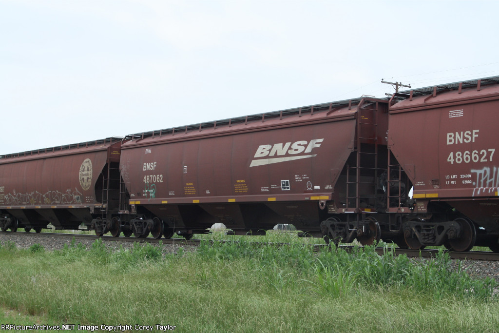 BNSF 487062